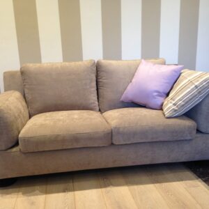 divano moderno grigio